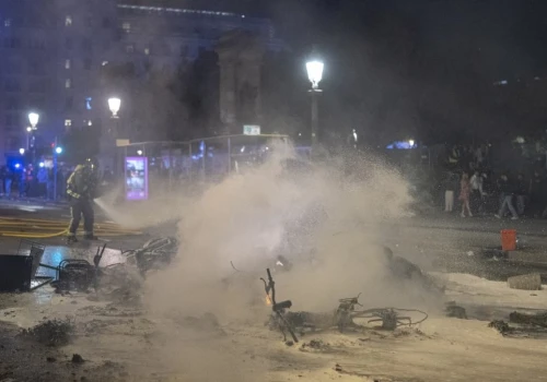 Starcia z policją w centrum Barcelony. "Nie zostawimy tego w taki sposób"