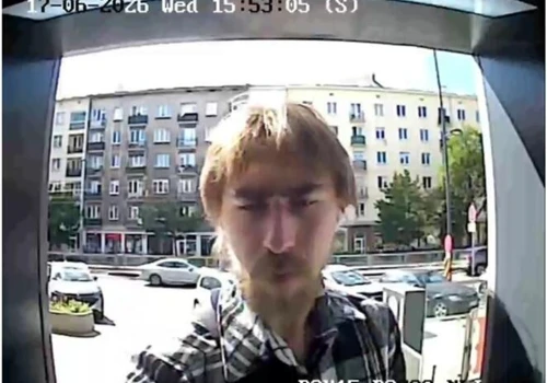 Oszustwo podczas sprzedaży opon. 55-latek stracił 1400 zł, policja szuka podejrzewanego