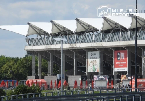 Mecz Legia – Lech. Utrudnienia na drogach i dodatkowe autobusy dla kibiców