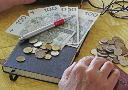 ZUS potwierdza podwyżkę świadczenia. Seniorzy dostaną więcej pieniędzy od stycznia