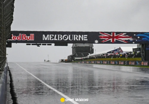 Motocyklowe MŚ: GP Australii odwołane z powodu ulewnego deszczu