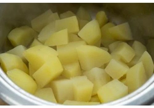 Wielu Polaków robi to źle. Purée z tak ugotowanych ziemniaków nie będzie smaczne