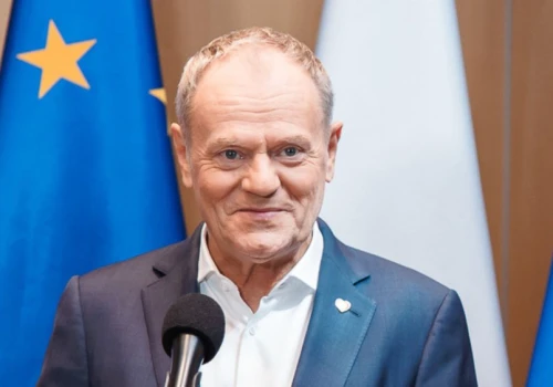 Tusk nowy sondaż oprawi w ramkę i wyśle Kaczyńskiemu. 13 pkt nieszczęścia prezesa