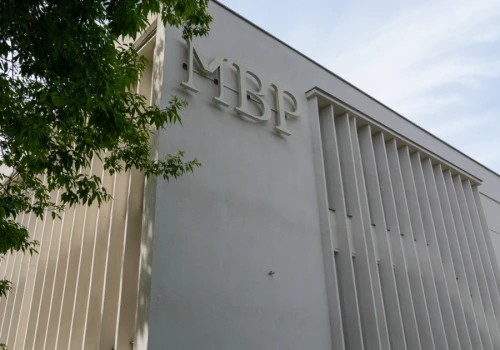 Piwonie, malwy i irysy. Konińska biblioteka ma nietypową prośbę