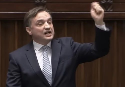 To było oczko w głowie Ziobry. Nie zostało nic. „Celowo nie złożył sprawozdań partii, by…”