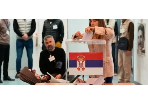 Wybory w Serbii: Studenci na czele sondaży. Vučić może stracić władzę