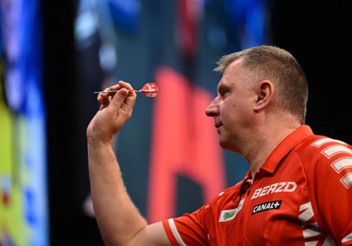 Krzysztof Ratajski walczy o półfinał z gigantem darta!