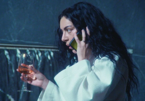 Charli xcx zagra u Martina Scorsesego. Gwiazda „Brat” zagra z DiCaprio i Lawrence