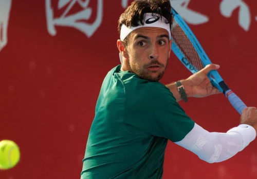 Niespodzianka w finale turnieju ATP w Lyonie! Dwa sety i koniec