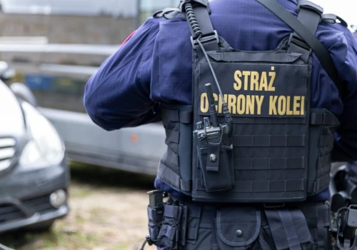 Pijany kierowca wjechał na nasyp kolejowy w Czechowicach-Dziedzicach. Miał blisko 1,5 promila