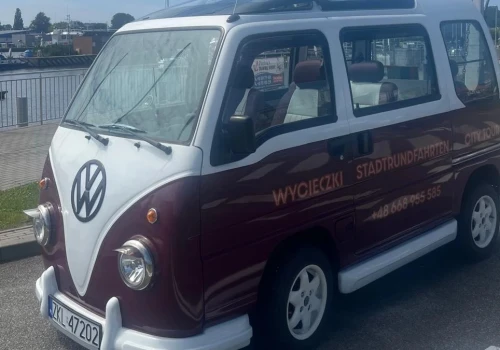 Volkswagen Ogórek za ułamek ceny. Pomieści 6 osób i ma AWD