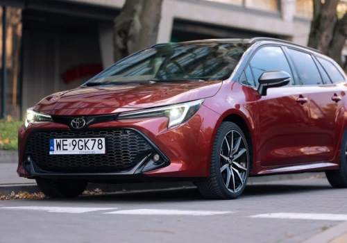 Chińskie marki obniżają ceny, a Toyota mówi "nie". Japończycy mają inny plan
