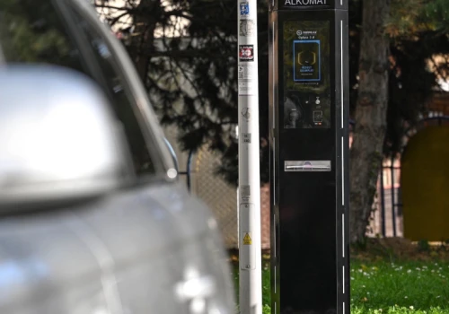 W centrum miasta stanął samoobsługowy alkomat. Miejsce nie jest przypadkowe