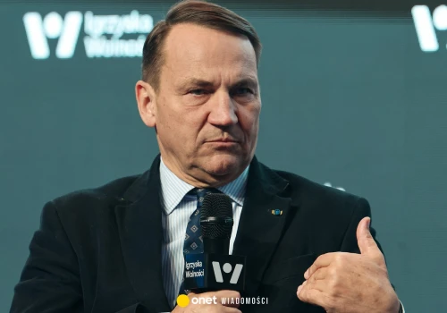 Radosław Sikorski: trzeba wywierać większą presję na Władimira Putina