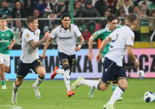 Ekstraklasa: 12. kolejka za nami. Lech pokonuje w szlagierze Legię 2:1