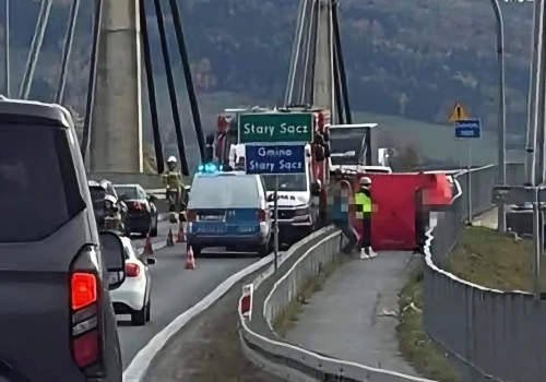 Dramat w Starym Sączu. Cyklista nie dawał oznak życia. Ratownicy przywrócili mu funkcje życiowe