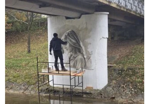 Rymanów-Zdrój: Nowy mural Arkadiusza Andrejkowa. Artysta ponownie nawiązał do historii uzdrowiska