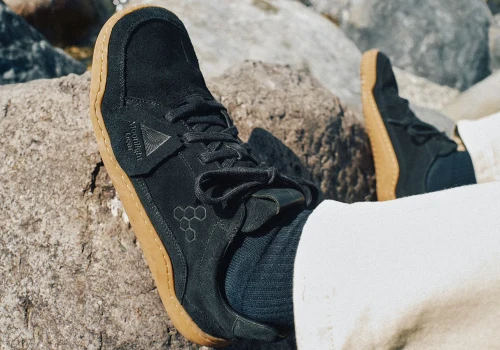 Cienka podeszwa na śniegu? Vivobarefoot ma ciekawy pomysł na zimowe obuwie barefoot