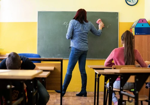 Nauczyciele nie chodzą na urlopy zdrowotne? "Najniższy wynik od lat"