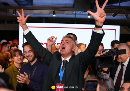"Całkowite oczyszczenie sceny politycznej". Eksperci o rewolucji w serbskiej polityce