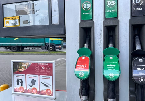 W poniedziałek maksymalne ceny paliw: benzyna 95 - 6,51 zł za litr, diesel - 7,99 zł