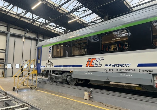 PESA łapie opóźnienia w naprawach wagonów PKP Intercity