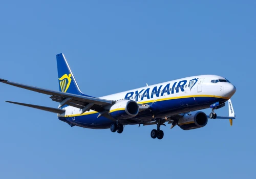 Mieli lądować w Anglii za 20 minut. Pilot Ryanaira nadał kod 7700