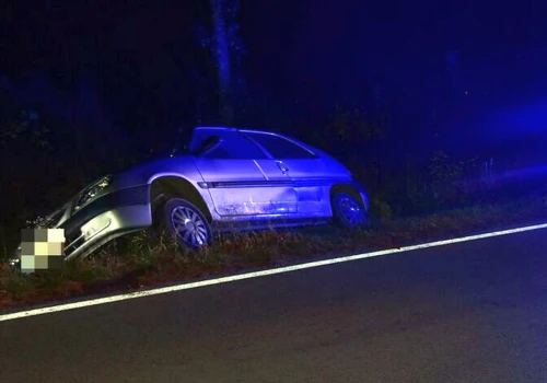 Citroen w rowie w Ossowej. Do kierowania przyznał się dopiero po wytrzeźwieniu