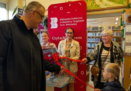 Biblioteka na Targówku wprowadza nowość. Książki wypożyczysz bez bibliotekarza