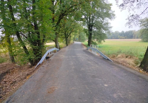 Ulica Pawłowicka w Strumieniu z nową nawierzchnią