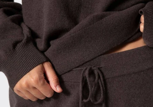 Ten czekoladowy dres z wełny to hit WITTCHEN na jesień. Przyjemnie otula. Jakość powala