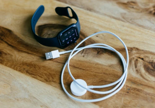 Oryginalna ładowarka, a Apple Watch się nie ładuje. Nietypowe ograniczenia