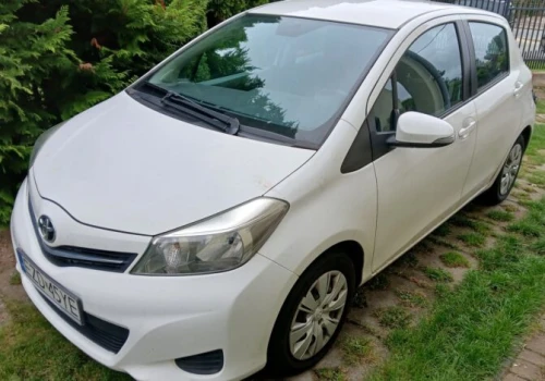 Toyota Yaris na licytacji. Skarbówka w Radomsku sprzedaje auto przez internet!