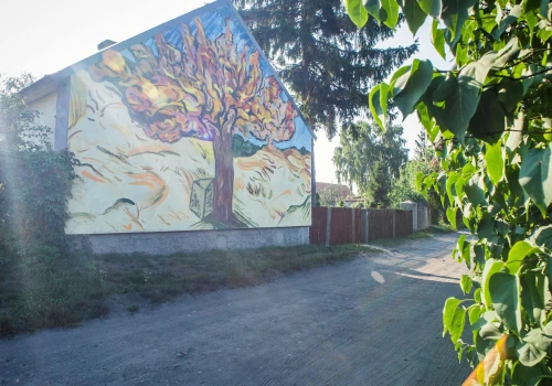 Polska wieś zachwyca muralami. Skrywa dzieła van Gogha w rozmiarze XXL