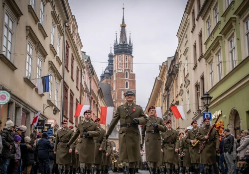 Biało-czerwony Kraków na 11 listopada. Wspólne śpiewanie, patriotyczny tramwaj i koncerty