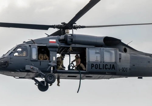 Policyjny Black Hawk zerwał linię energetyczną. Sąd ogłosił wyrok ws. głośnego incydentu