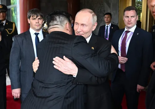 Sojusz Władimira Putina z Kim Dzong Unem. W tle miliardy dolarów