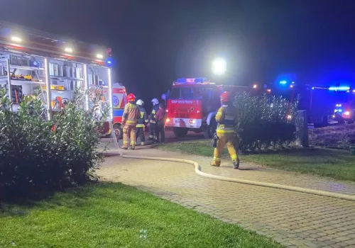 Pożar kotłowni w budynku mieszkalnym. Dwie osoby poszkodowane.