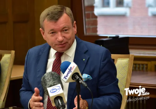 Posłowie też tylko na dwie kadencje? PSL chce zapytać o to Polaków