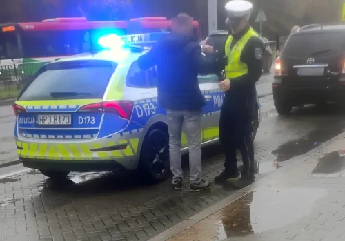 Wjechał Toyotą w BMW. Sprawca kolizji dostał mandat, poszkodowany stanie przed sądem