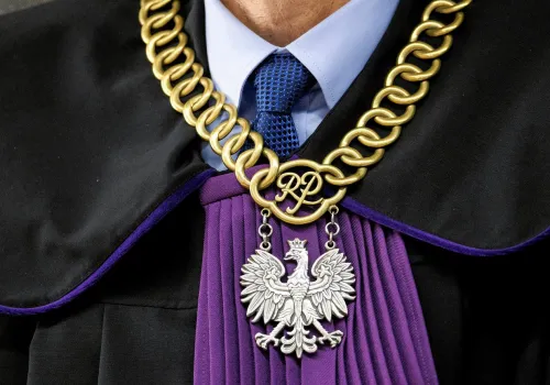Śmierć na plebanii w Drobinie. Sąd każe wznowić śledztwo