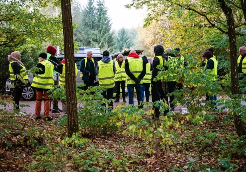 Wolontariusze uporządkowali cmentarz w Wytycznie