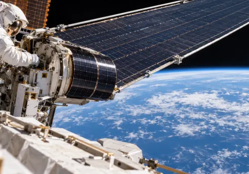 Zbliżają się dwa spacery kosmiczne na ISS. Astronauci wprowadzą stację w "okres późnej starości"
