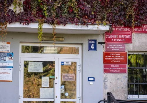 Czy radny KO z powiatu pyrzyckiego wprowadził w błąd komisarza wyborczego? Mocne zarzuty i wniosek o wygaszenie mandatu
