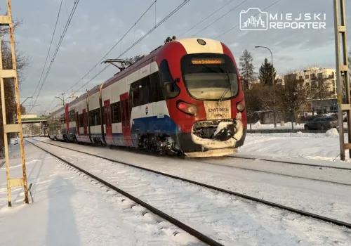 WKD zmienia system biletowy. W pociągach pojawi się 40 nowych kasowników