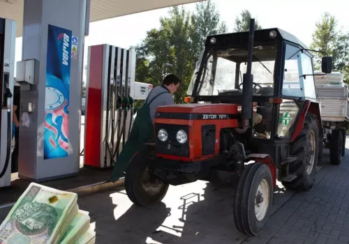 Rolnik złożył wniosek o zwrot akcyzy w sierpniu. "Październik się kończy, a pieniędzy ani śladu!"