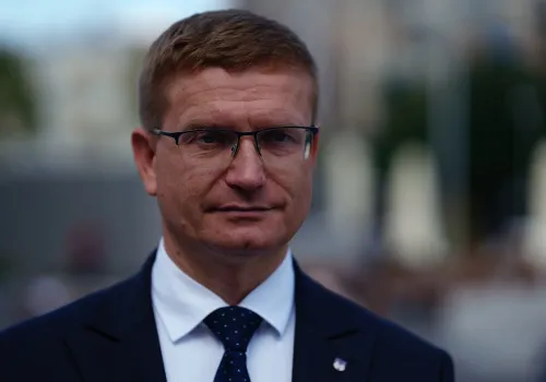 Wyniki referendum w Częstochowie. W Brazylii prezydent wywalczył reelekcję
