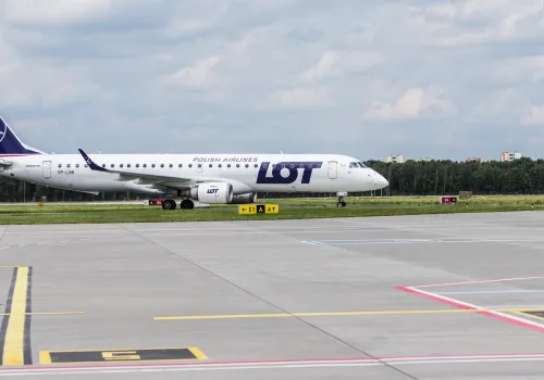 Ujawniony liczby wstydu LOT-u. Tyle osób zatrudnionych jest na B2B