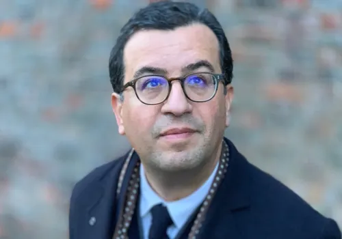"Ameryka walczy o swoje serce". Laureat nagrody Pulitzera Hisham Matar o upadku amerykańskiego mitu i młodych, którzy wyszli na ulice