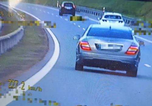 Pędził 227 km/h na S19. 19-latek dostał 2500 zł mandatu